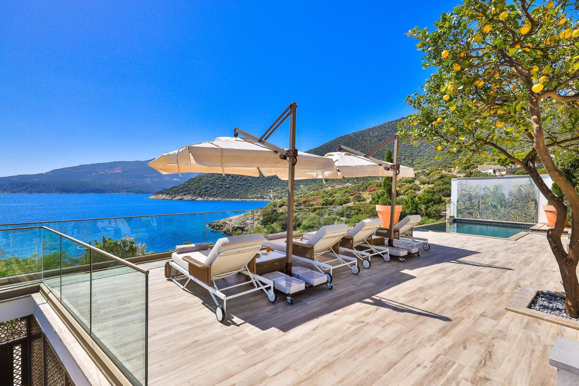 Newly Renovated 30 Metres From The * Kalkan